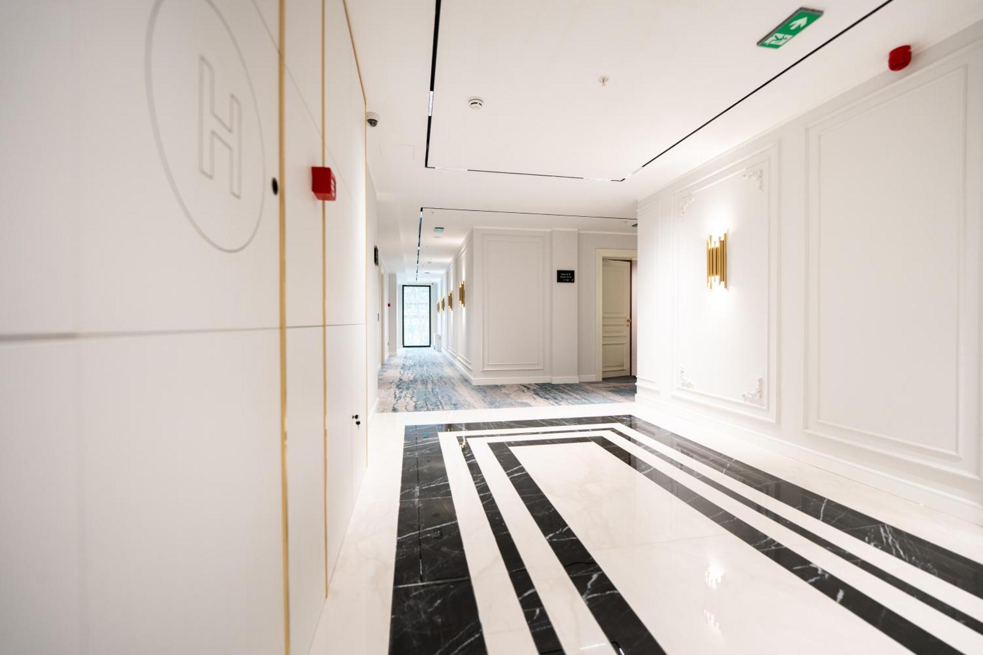 New Belgrade Premium Hotel Exterior photo